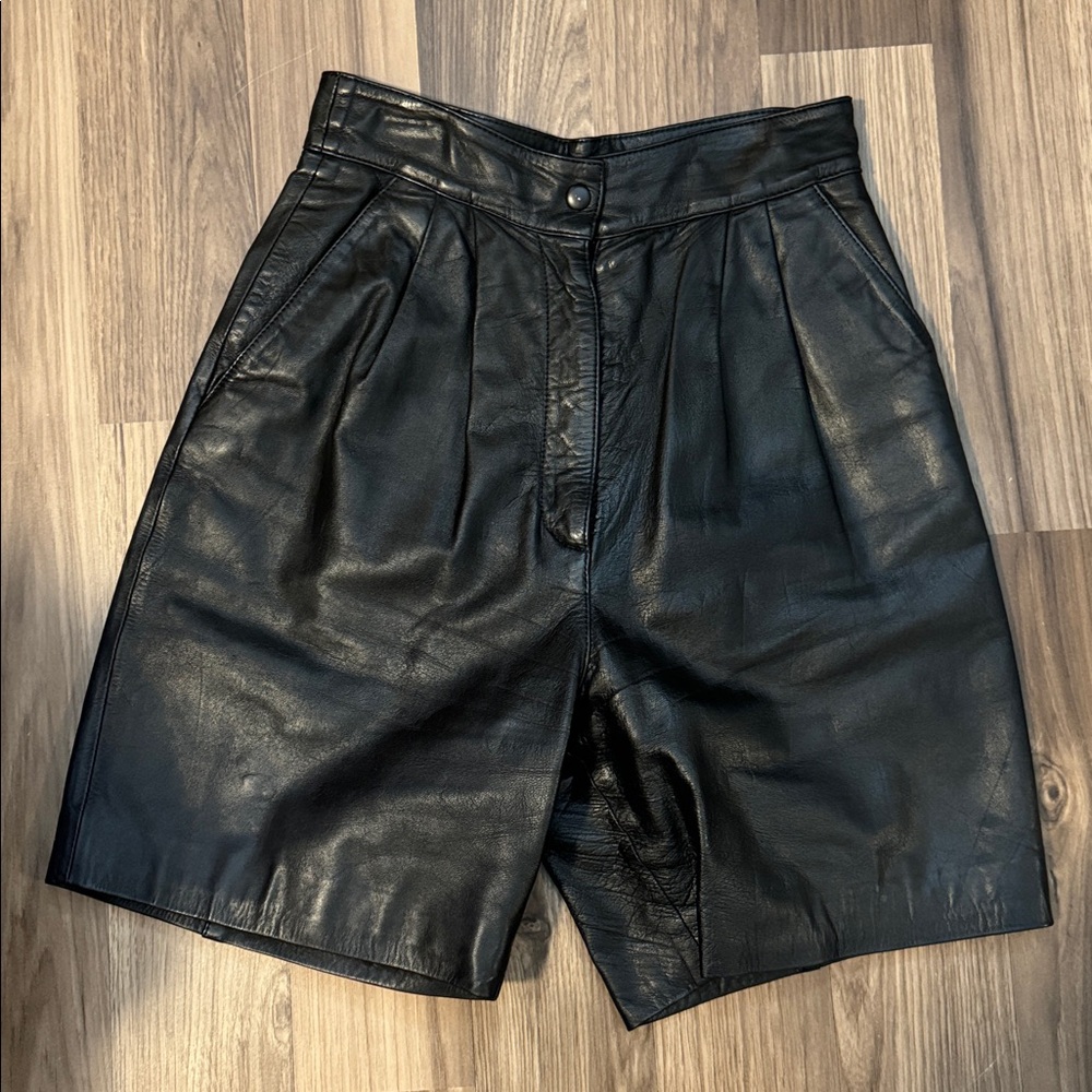 Wilson’s Leather Vintage Black Pleated Pockets High Waist Lined Zip Shorts 10